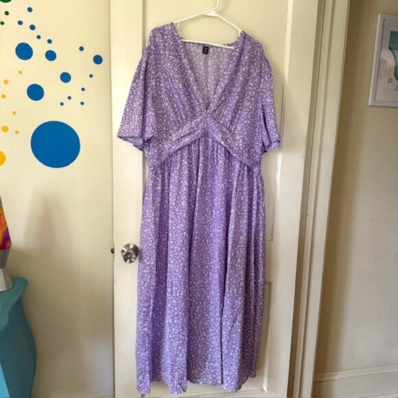 New SHEIN Frenchy Plus Size Floral Print Split V-Neck Cinching Waist Dress - Picture 3 of 4